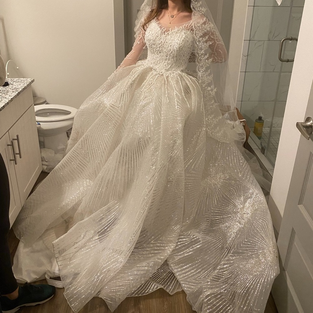 White wedding dress ball gown custom made can fit sizes 0,2,4.